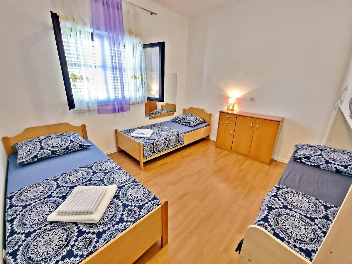 Apartment Apartman Irena With Terase End Private Parking Donji Okrug